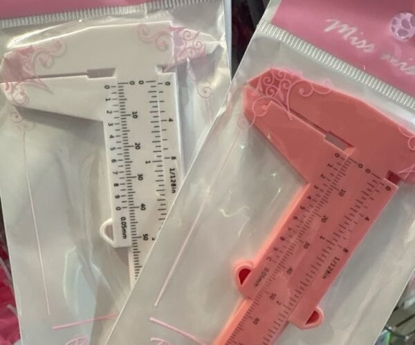 VERNIER DE PLASTICO PARA PESTAÑAS ESCALA 15 CM